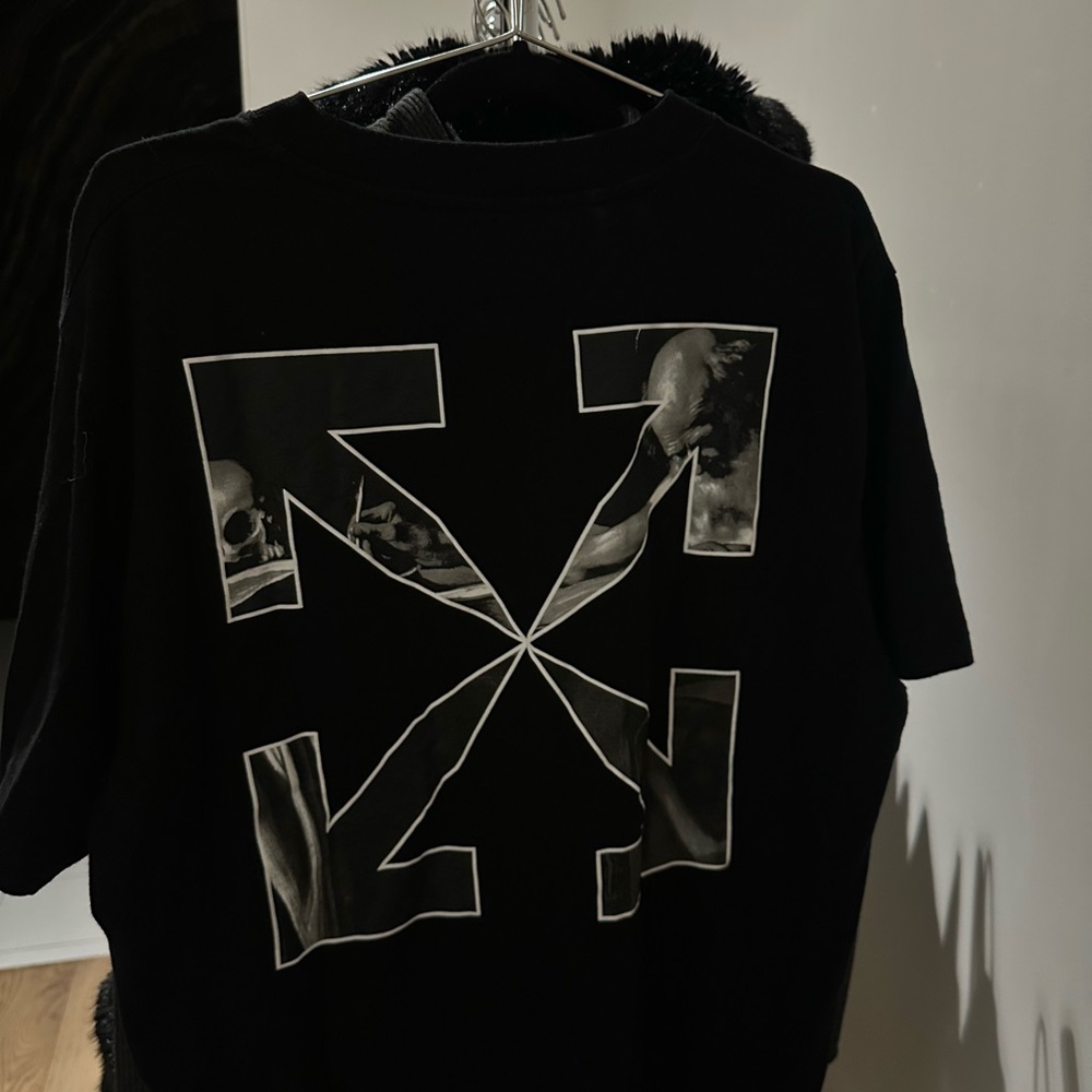 OFF-WHITE Caravag Arrow Over T-Shirt
Black